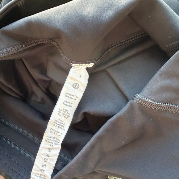 Lululemon Base Pace High-Rise Reflective Tight 25" Size 4 - Picture 4 of 5